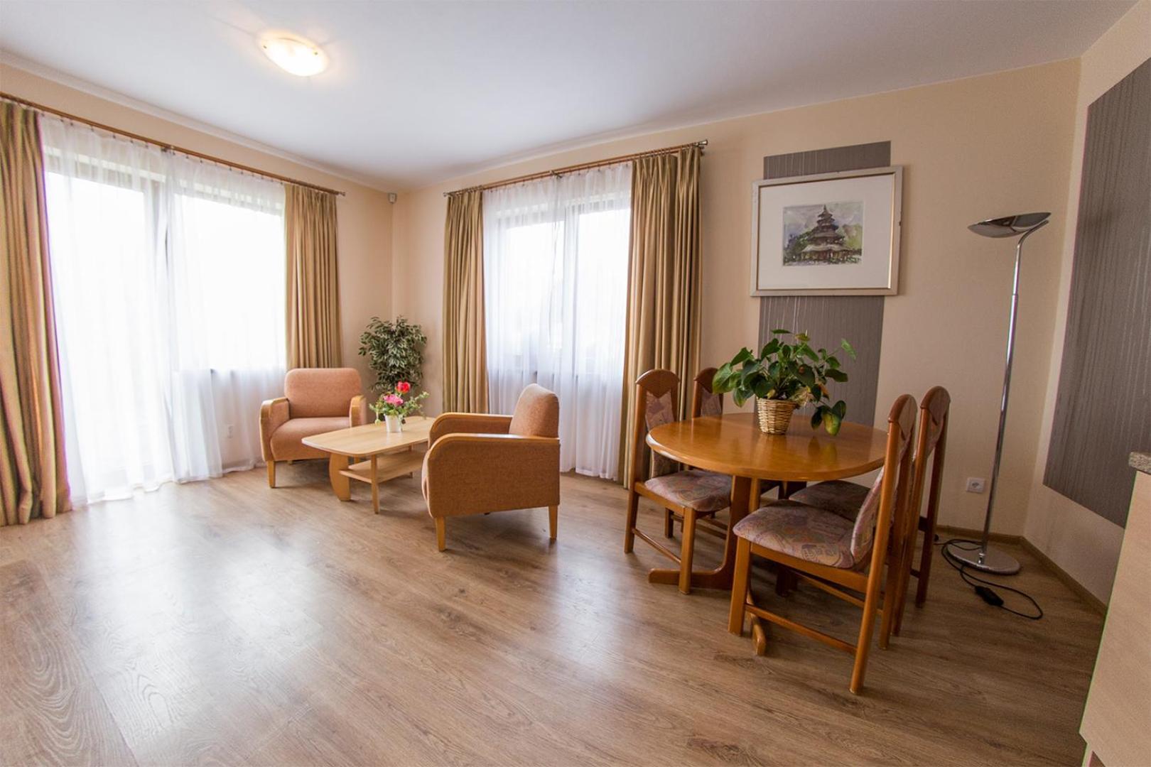 Apartamento Wisniowy Sad Kudowa-Zdrój Exterior foto