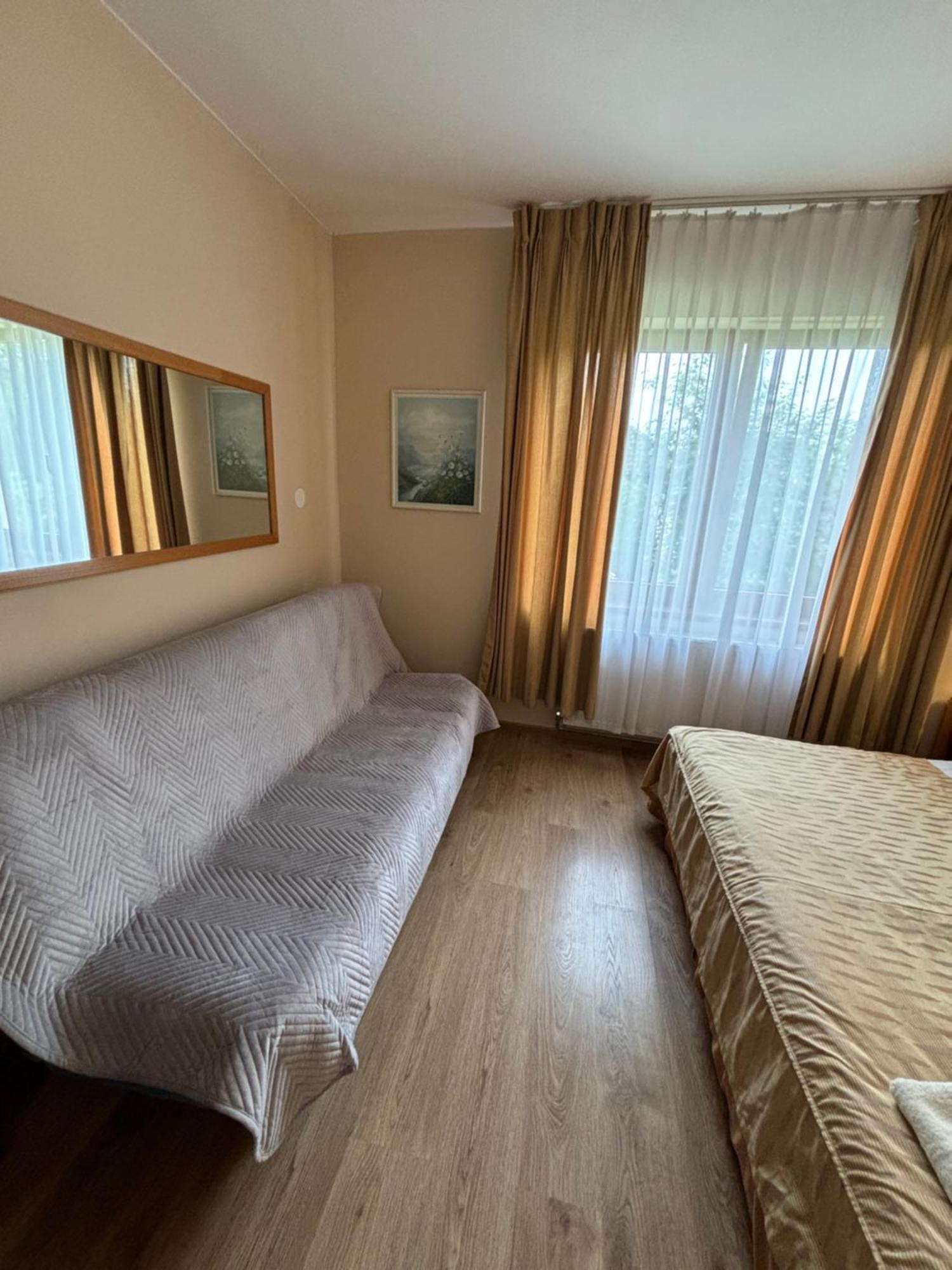 Apartamento Wisniowy Sad Kudowa-Zdrój Exterior foto